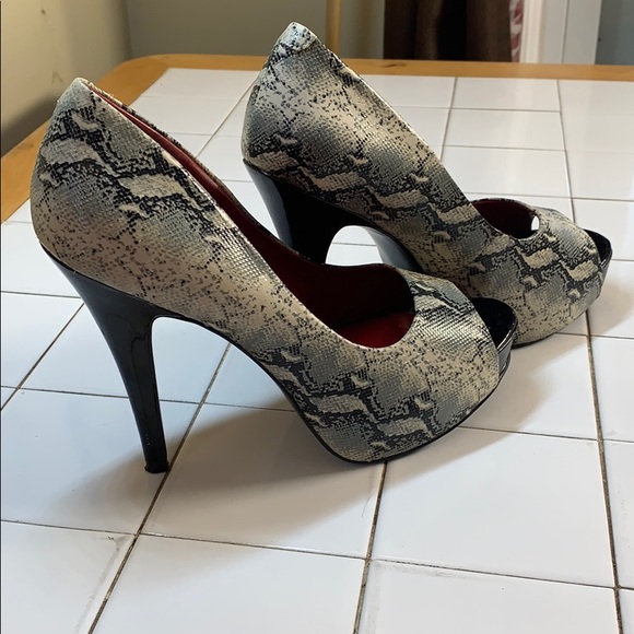 Python platform pumps - Picture 1 of 6